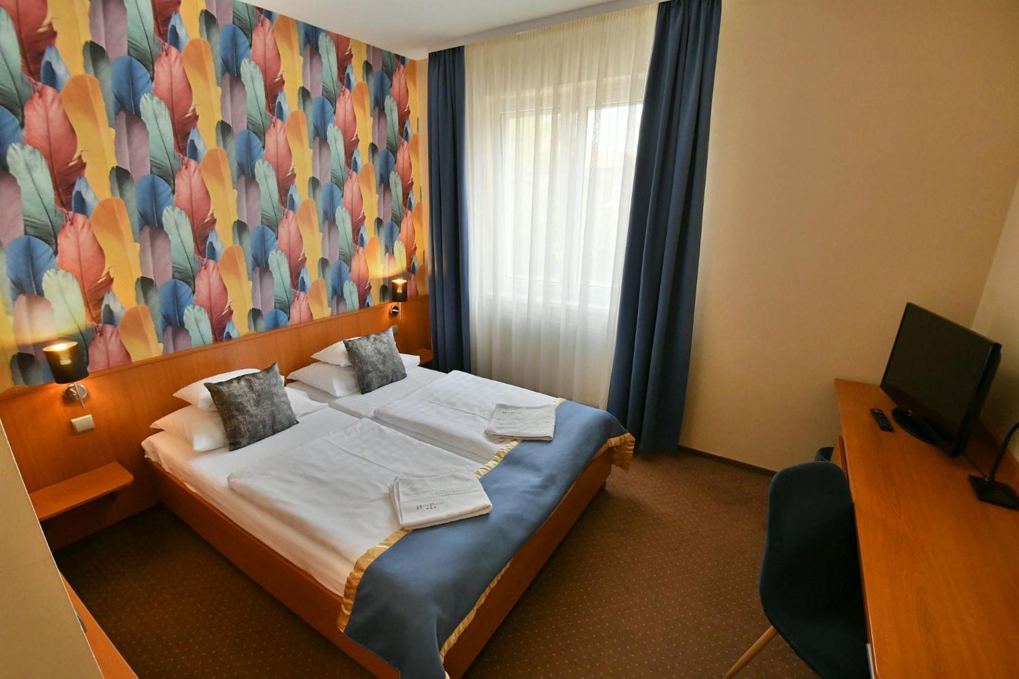 Hotel Platan Székesfehérvár Exteriör bild
